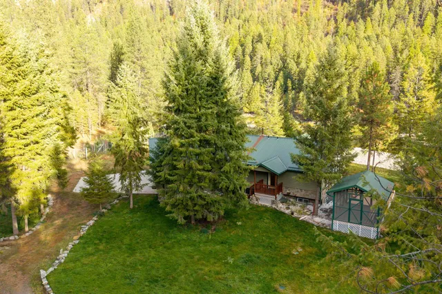 $879,000 | 28 First Thought Loop, Laurier, WA 99146