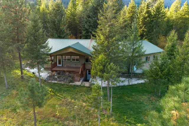 $879,000 | 28 First Thought Loop, Laurier, WA 99146