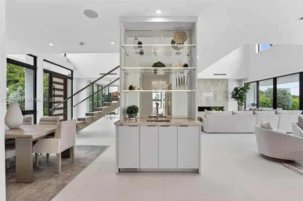 $10,495,000 | 2010 Intracoastal Drive, Fort Lauderdale, FL 33305