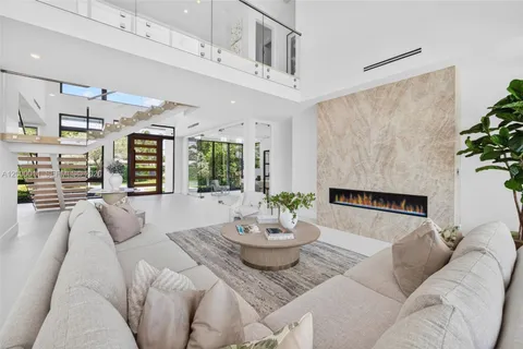 $10,495,000 | 2010 Intracoastal Drive, Fort Lauderdale, FL 33305