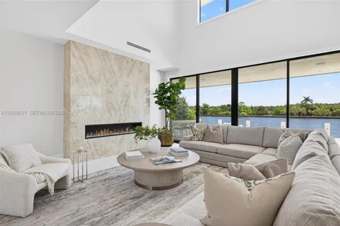 $10,495,000 | 2010 Intracoastal Drive, Fort Lauderdale, FL 33305