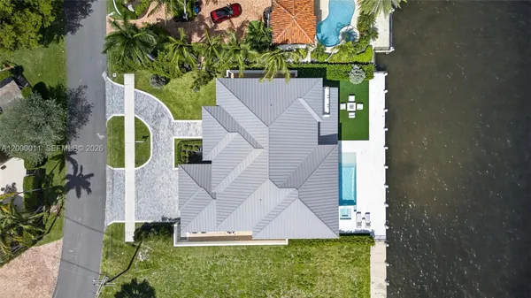 $10,495,000 | 2010 Intracoastal Drive, Fort Lauderdale, FL 33305