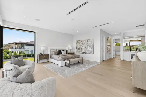 $10,495,000 | 2010 Intracoastal Drive, Fort Lauderdale, FL 33305
