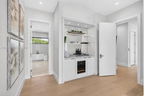 $10,495,000 | 2010 Intracoastal Drive, Fort Lauderdale, FL 33305