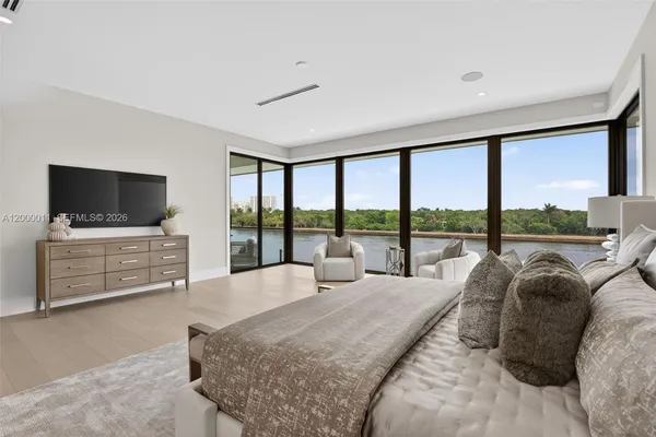 $10,495,000 | 2010 Intracoastal Drive, Fort Lauderdale, FL 33305