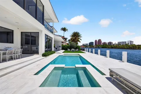 $10,495,000 | 2010 Intracoastal Drive, Fort Lauderdale, FL 33305