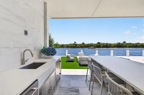 $10,495,000 | 2010 Intracoastal Drive, Fort Lauderdale, FL 33305