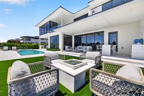 $10,495,000 | 2010 Intracoastal Drive, Fort Lauderdale, FL 33305