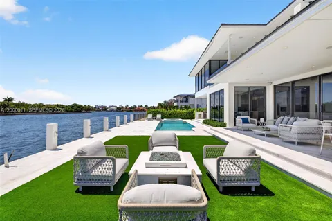 $10,495,000 | 2010 Intracoastal Drive, Fort Lauderdale, FL 33305