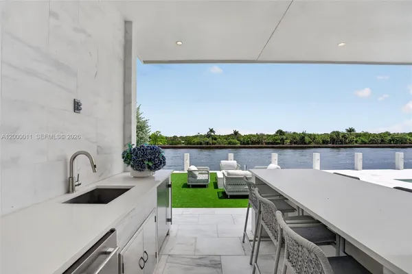 $10,495,000 | 2010 Intracoastal Drive, Fort Lauderdale, FL 33305