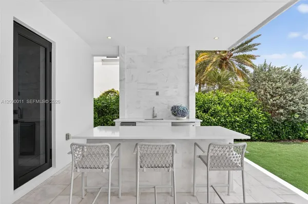 $10,495,000 | 2010 Intracoastal Drive, Fort Lauderdale, FL 33305