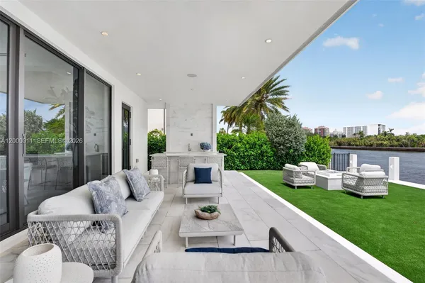 $10,495,000 | 2010 Intracoastal Drive, Fort Lauderdale, FL 33305