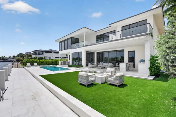$10,495,000 | 2010 Intracoastal Drive, Fort Lauderdale, FL 33305