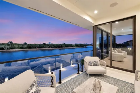 $10,495,000 | 2010 Intracoastal Drive, Fort Lauderdale, FL 33305