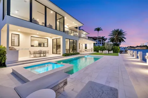 $10,495,000 | 2010 Intracoastal Drive, Fort Lauderdale, FL 33305