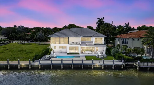 $10,495,000 | 2010 Intracoastal Drive, Fort Lauderdale, FL 33305