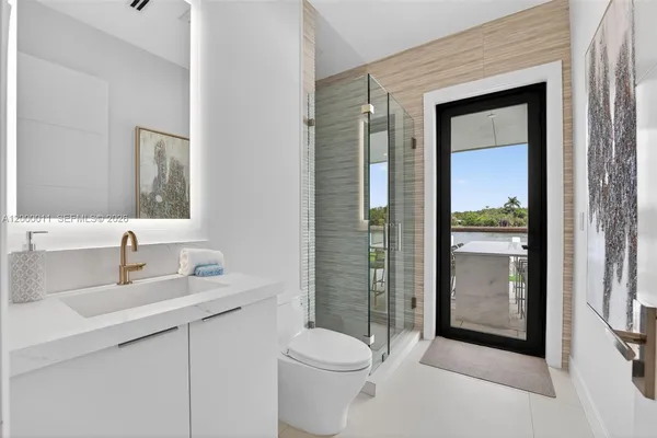 $10,495,000 | 2010 Intracoastal Drive, Fort Lauderdale, FL 33305