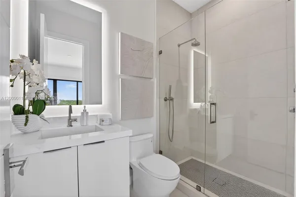 $10,495,000 | 2010 Intracoastal Drive, Fort Lauderdale, FL 33305