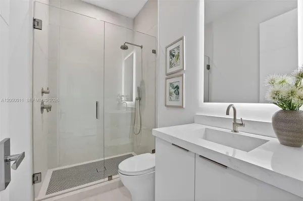 $10,495,000 | 2010 Intracoastal Drive, Fort Lauderdale, FL 33305
