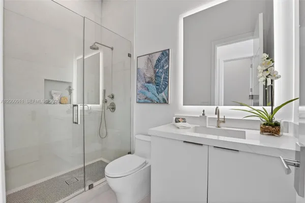 $10,495,000 | 2010 Intracoastal Drive, Fort Lauderdale, FL 33305