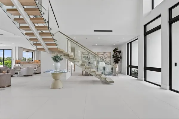 $10,495,000 | 2010 Intracoastal Drive, Fort Lauderdale, FL 33305