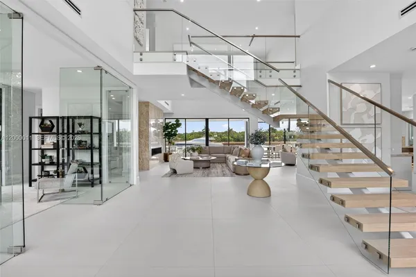 $10,495,000 | 2010 Intracoastal Drive, Fort Lauderdale, FL 33305