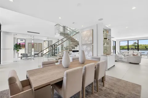 $10,495,000 | 2010 Intracoastal Drive, Fort Lauderdale, FL 33305