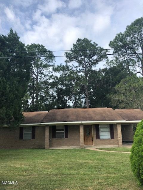 3521 Berkshire Road Moss Point, MS 39562 - Photo 2 of 14 IMG_0808