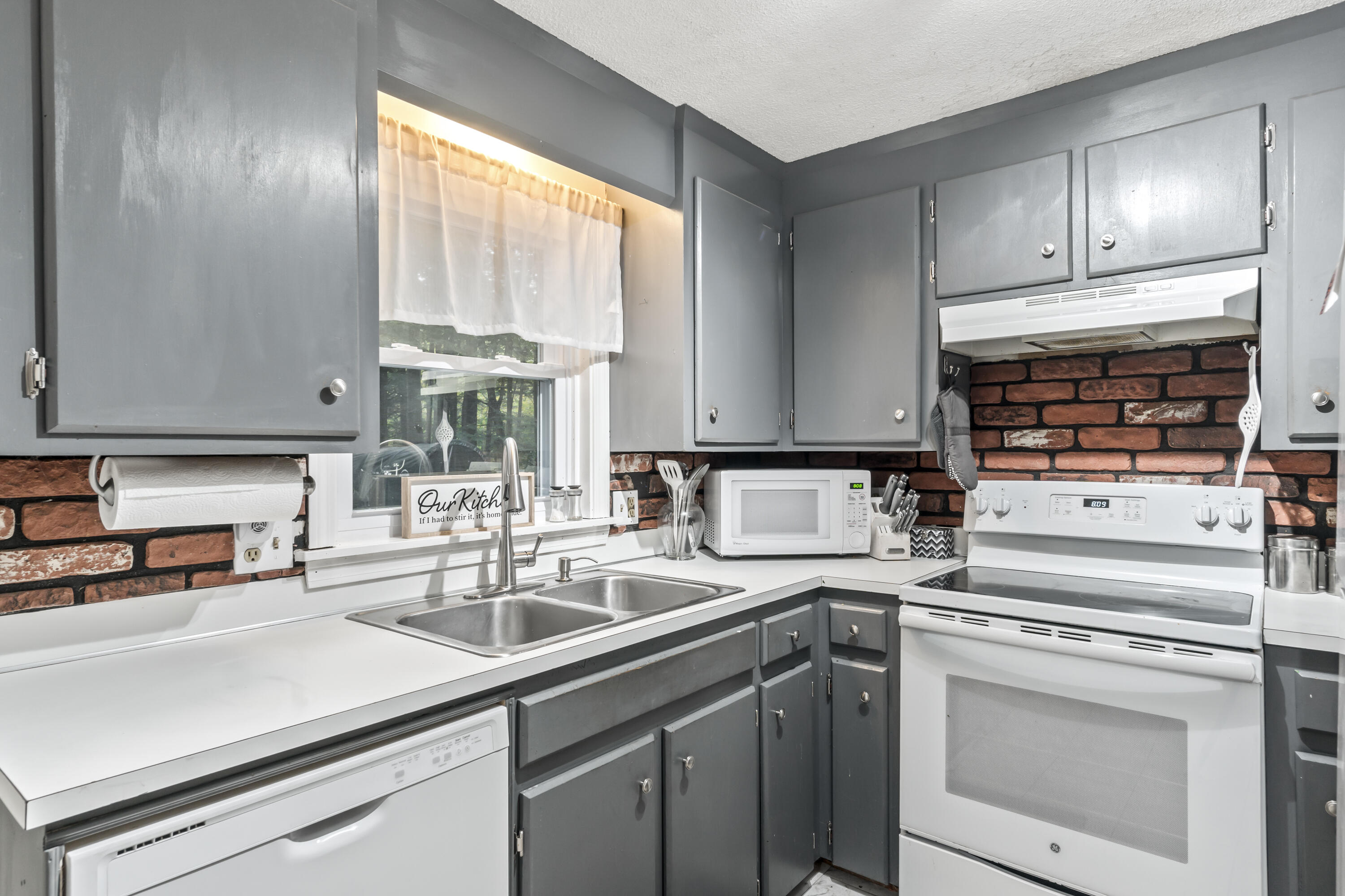 146 Highland Road Standish, ME 04084 - Photo 15 of 36 146 Highlands Rd_120