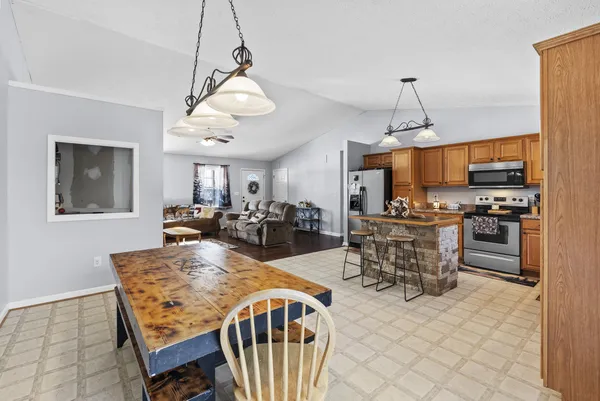 $359,900 | 2305 Smith Mountain Lake Parkway, Huddleston, VA 24104