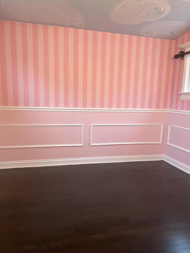 9121 Niles Center Road, Unit 2W Skokie, IL 60076 - Photo 8 of 12 a close up view of a curtain