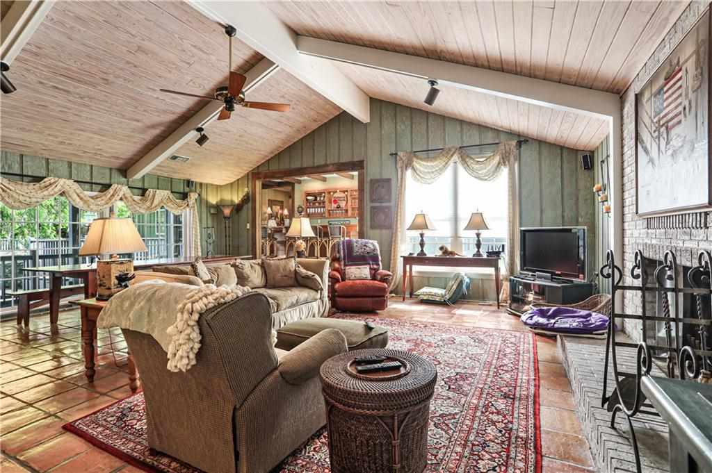 20563 Ratcliff Boulevard Springfield, LA 70462 - Photo 4 of 40 Gallery Image 4