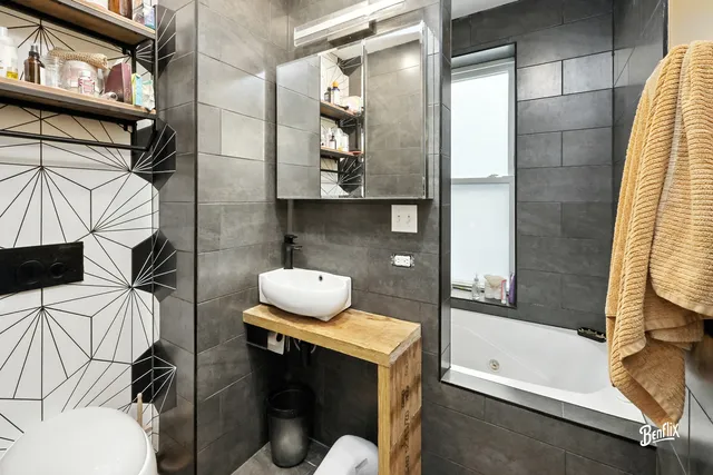 $850,000 | 1224 West Lunt Avenue, Chicago, IL 60626