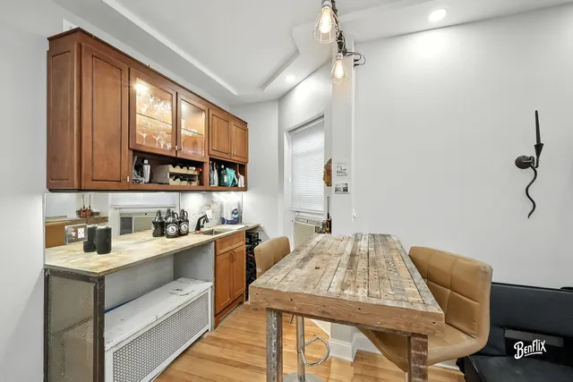 $850,000 | 1224 West Lunt Avenue, Chicago, IL 60626