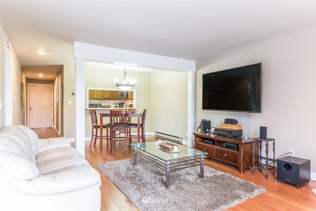 2513 Northeast 4th Street, Unit 321 Renton, WA 98056 - Photo 4 of 19 Gallery Image 4