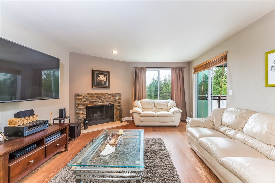 2513 Northeast 4th Street, Unit 321 Renton, WA 98056 - Photo 5 of 19 Gallery Image 5