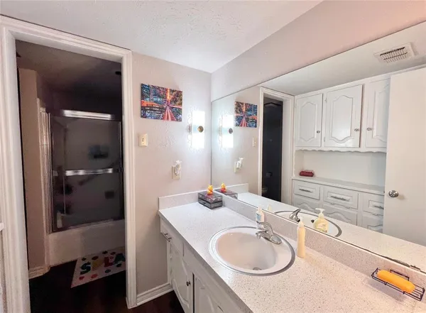 $2,550 | 4219 Oak Arbor Drive, Dallas, TX 75233