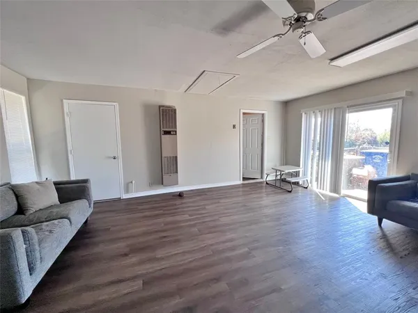 $2,550 | 4219 Oak Arbor Drive, Dallas, TX 75233