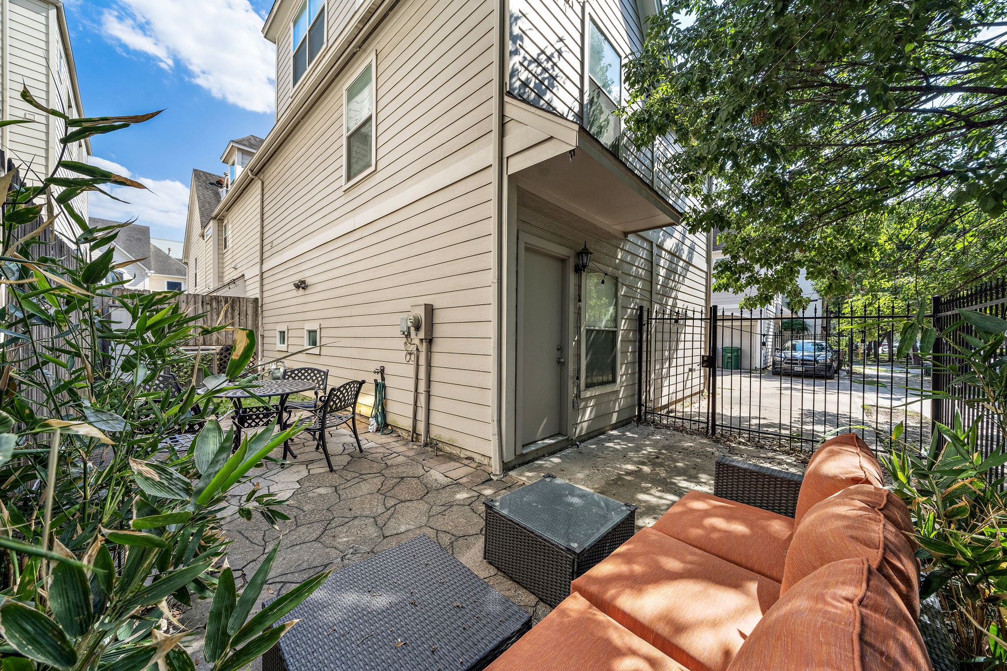 2915 Chenevert Street Houston, TX 77004 - Photo 12 of 15 Fully fenced spacious patio.