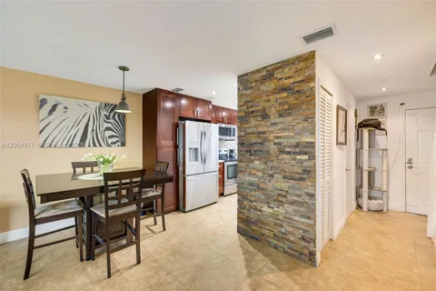 $328,000 | 8055 Northwest 8th Street, Unit 5, Miami, FL 33126