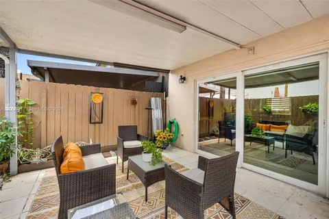 $328,000 | 8055 Northwest 8th Street, Unit 5, Miami, FL 33126