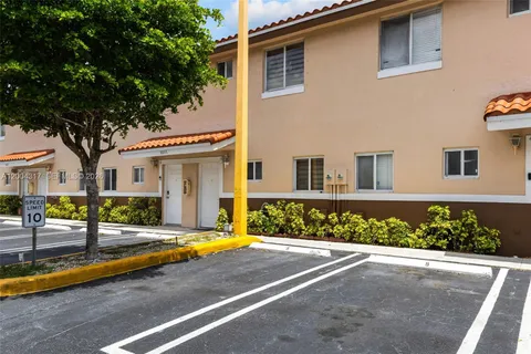 $328,000 | 8055 Northwest 8th Street, Unit 5, Miami, FL 33126