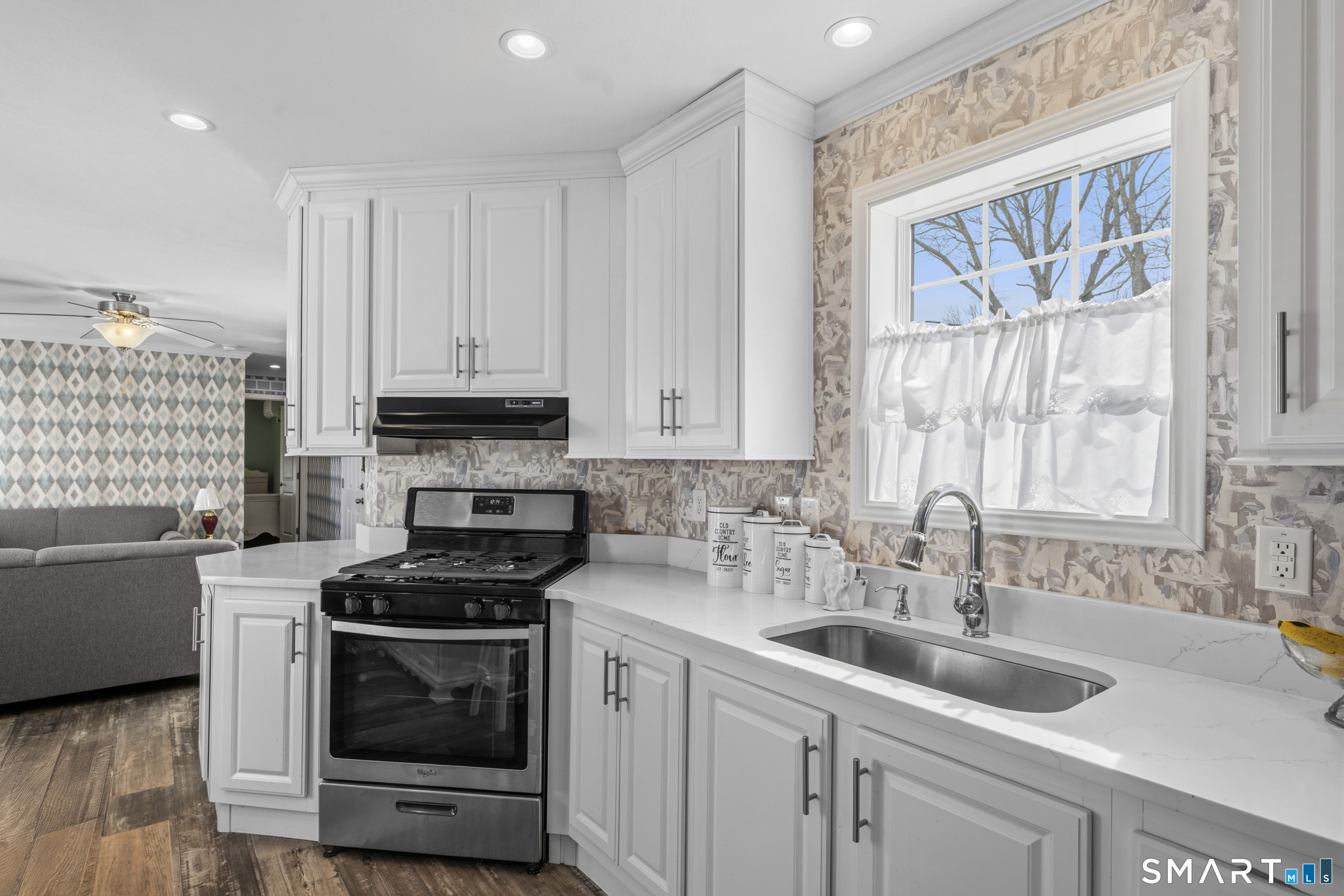 435 High Street Groton, CT 06355 - Photo 7 of 18