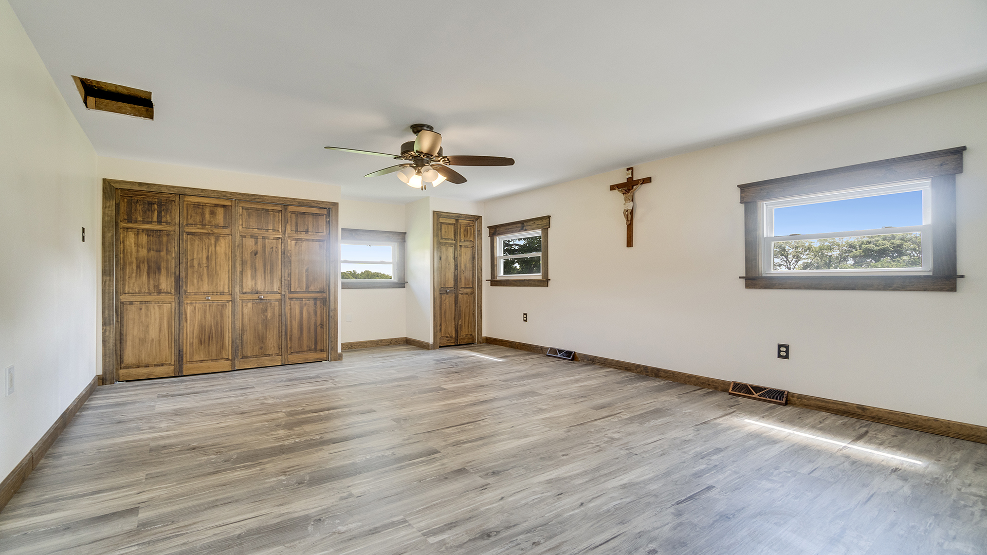 503 West Devils Backbone Road Oregon, IL 61061 - Photo 30 of 46 a view of an empty room with a window
