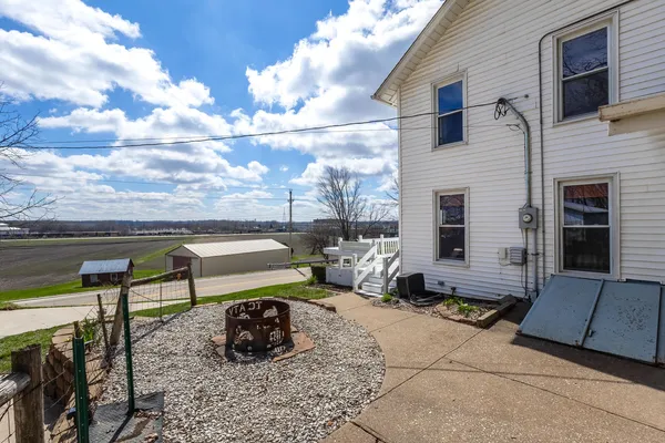 $359,900 | 6400 Valley Drive, Bettendorf, IA 52722