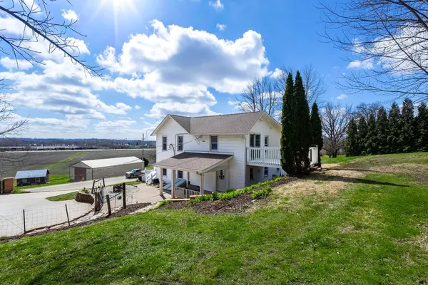 $359,900 | 6400 Valley Drive, Bettendorf, IA 52722