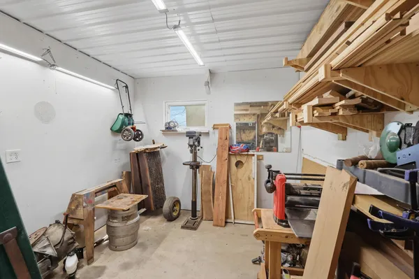 $359,900 | 6400 Valley Drive, Bettendorf, IA 52722