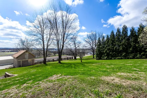 $359,900 | 6400 Valley Drive, Bettendorf, IA 52722