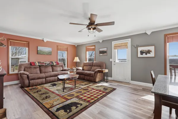 $359,900 | 6400 Valley Drive, Bettendorf, IA 52722