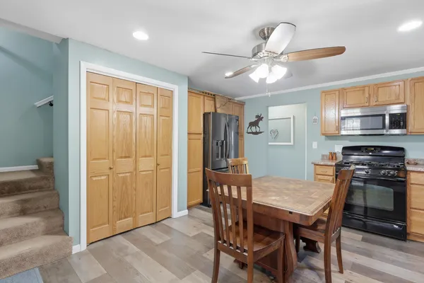 $359,900 | 6400 Valley Drive, Bettendorf, IA 52722